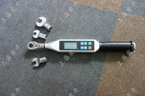 ���@Ť������